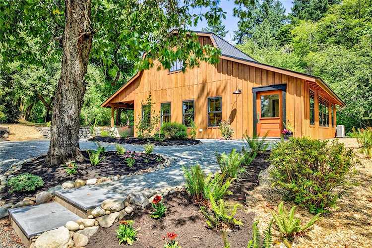 26698 Lindvog Rd NE Kingston, WA 98346