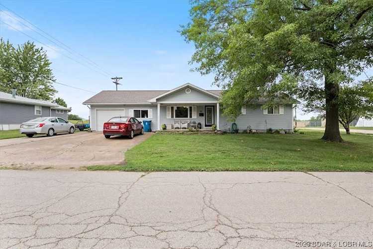 105 Haynes St Eldon, MO 65026