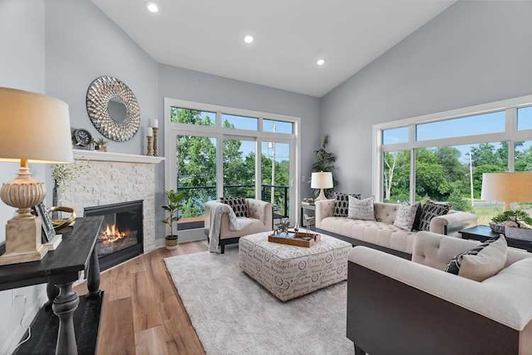 233 Mccarrons Place W Roseville, MN 55113