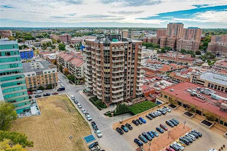 411 W 46th Terrace #1004 Kansas City, MO 64112