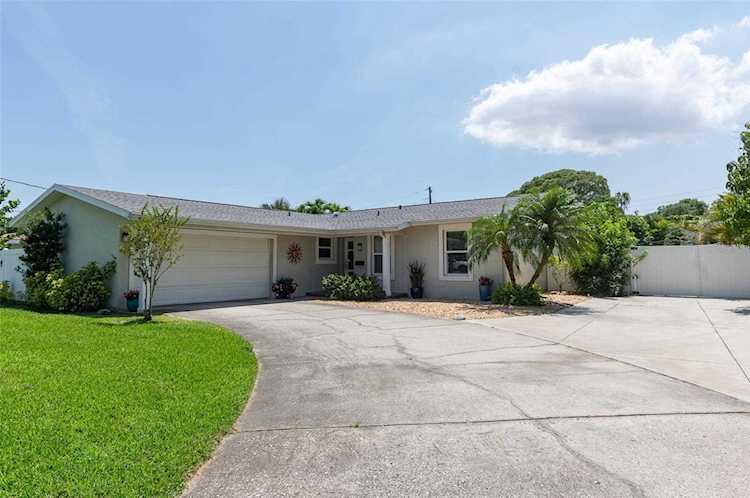 6046 Bayou Grande Blvd NE St. Petersburg, FL 33703