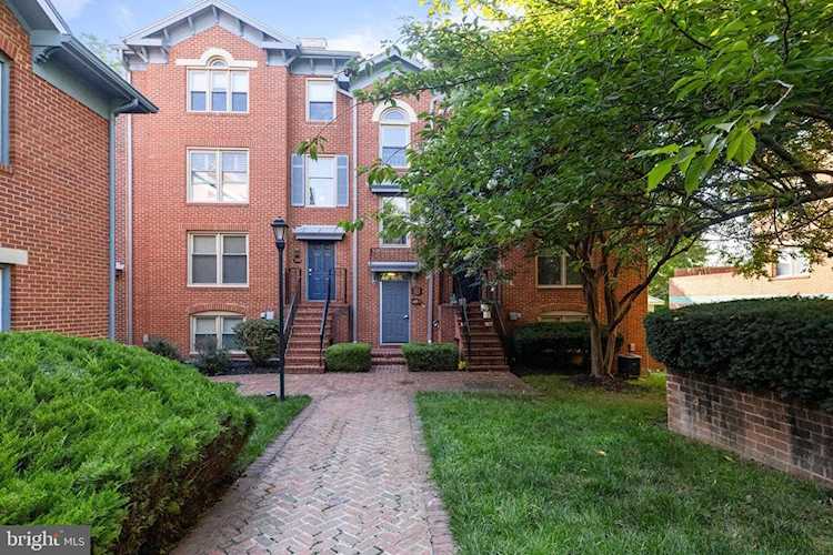 549 Colecroft Ct Alexandria, VA 22314