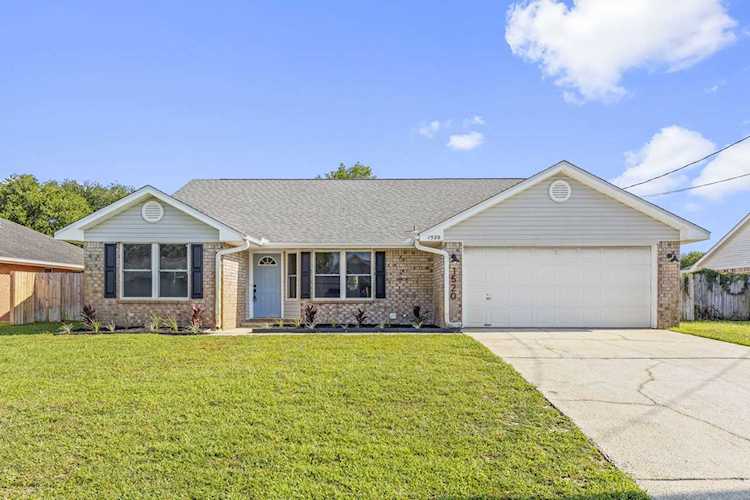 1520 Kitty Hawk Dr Gulf Breeze FL 32563 924307 Live Oak home for sale Welcome in to this beautiful home in Live Oak subdivision. Brand new LVP floors, paint, stainless... Photo 1