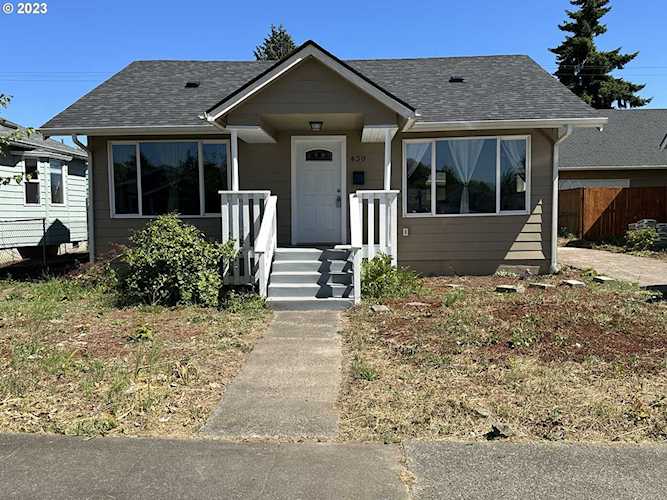 Buy, sell, or invest in property with Donna Roberts Group. Professional real estate services in Camas, WA & surrounding counties as well as Portland, OR Photo 1