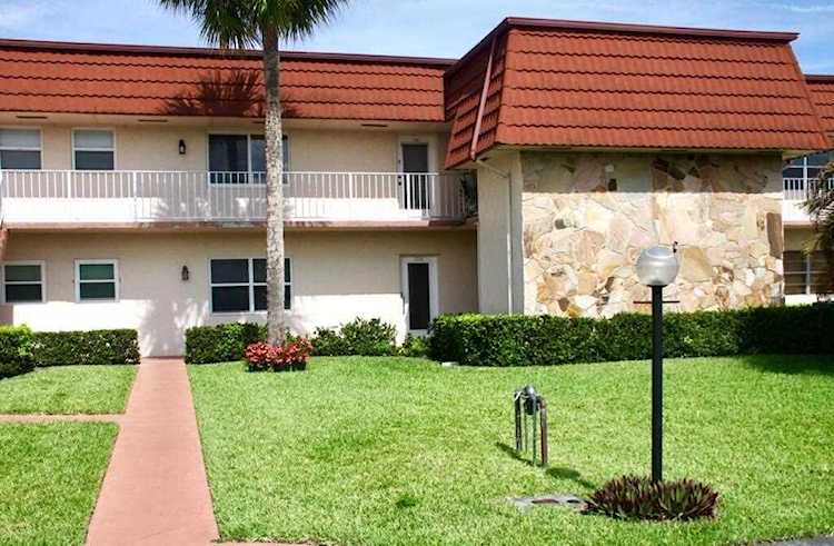 12018 S S Greenway Circle #204 Royal Palm Beach, FL 33411