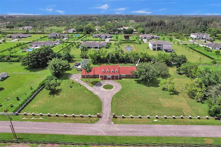 18000 SW 57th St Southwest Ranches, FL 33331