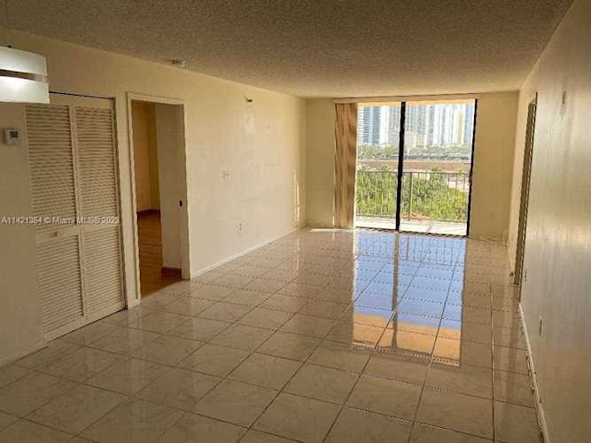 210 174th St #706 Sunny Isles Beach, FL 33160