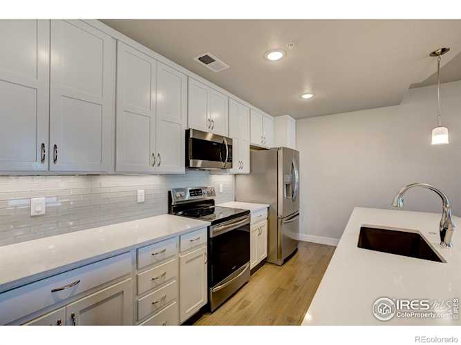 255 High Point Dr #206 Longmont, CO 80504