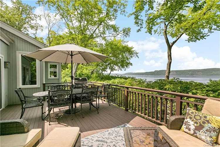 10 Scarborough Circle Briarcliff Manor, NY 10510