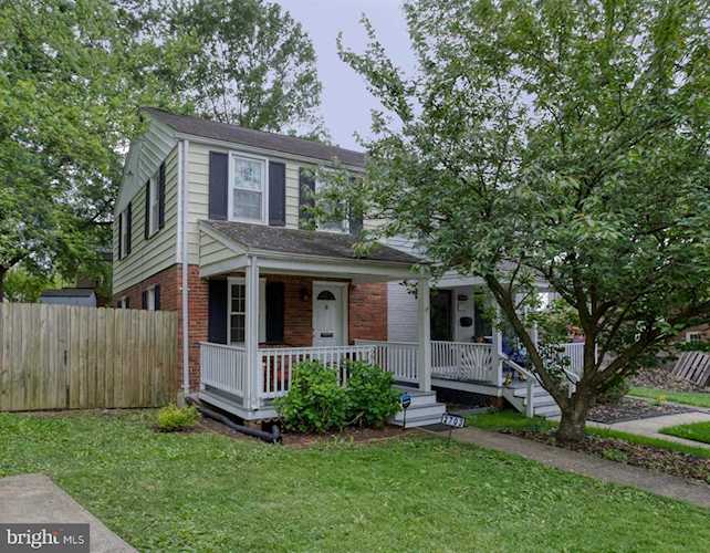 2703 Farnsworth Dr Alexandria, VA 22303 | MLS VAFX2125674 Photo 1