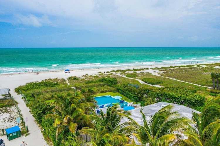 102 77th St Holmes Beach, FL 34217