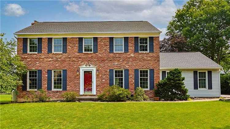 1820 Keystone Rd home for sale in Allentown, PA - Homeway Real Estate Photo 1