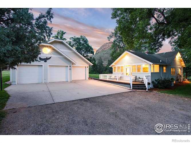 877 Apple Valley Rd Lyons, CO 80540