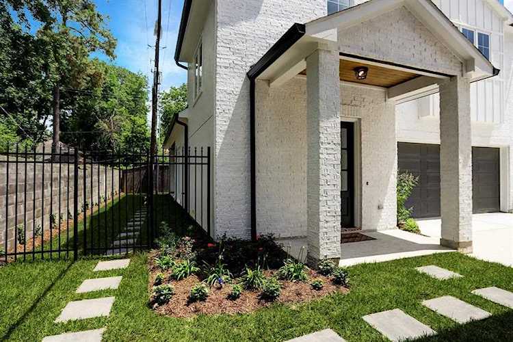 595 Wycliffe Dr Houston, TX 77079