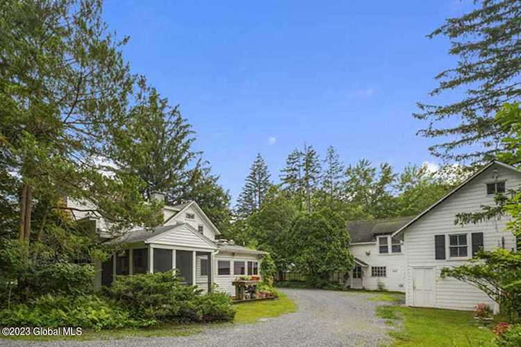737 Feura Bush Rd Delmar, NY 12054