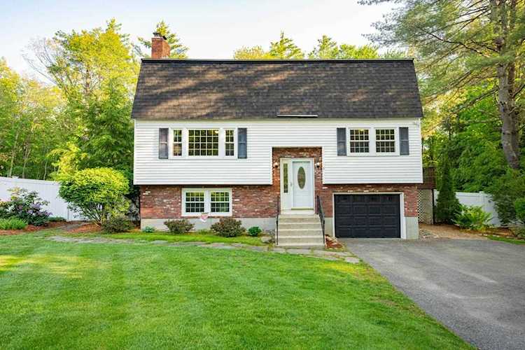 3 Mckinley Ave Londonderry, NH 03053 | MLS 4955180 Photo 1