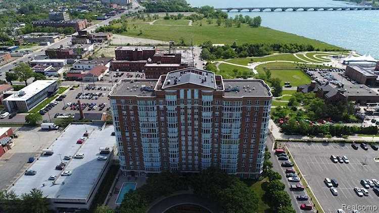 250 E Harbortown Dr #1305 Detroit, MI 48207 | MLS 20230016267 Photo 1