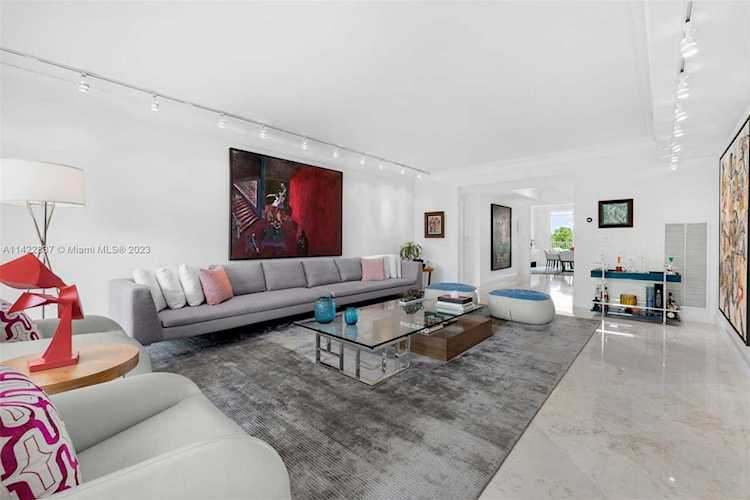 781 Crandon Blvd #401 Key Biscayne, FL 33149