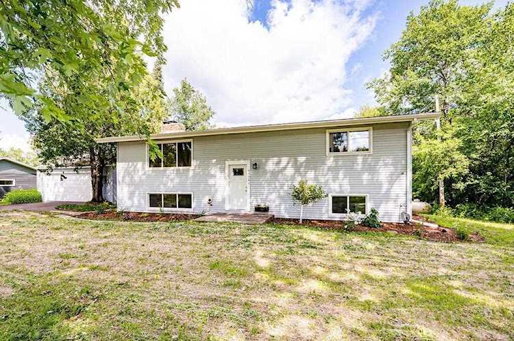 4950 Arnold Road Duluth, MN 55803