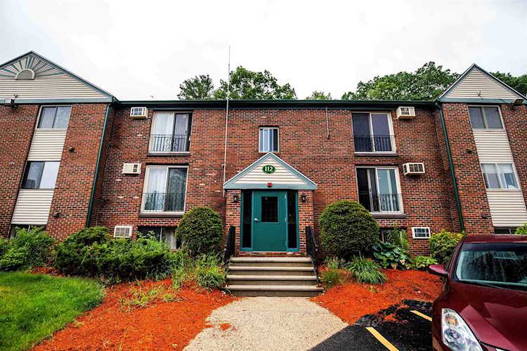 112 English Village Rd #201 Manchester, NH 03102 | MLS 4955846 Photo 1