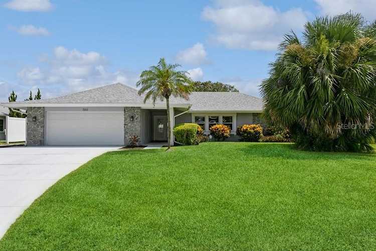 7215 11th Ave W Bradenton, FL 34209