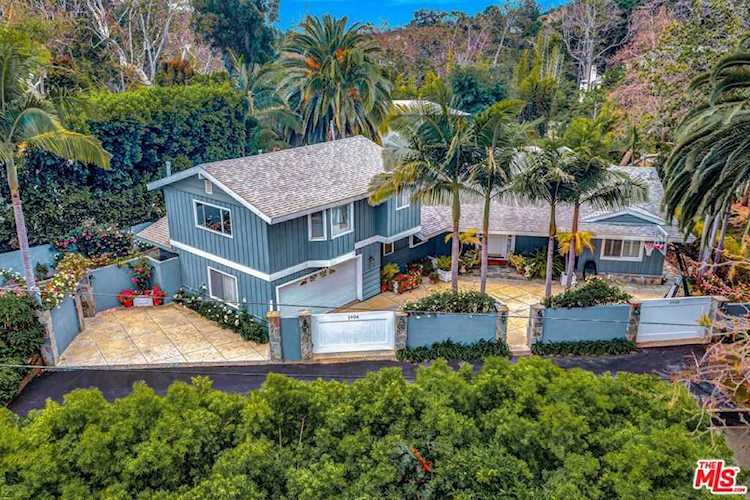 2498 Mandeville Canyon Rd Los Angeles, CA 90049