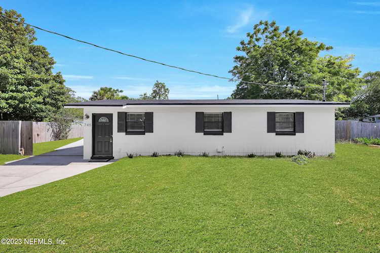 745 Plaza Atlantic Beach, FL 32233