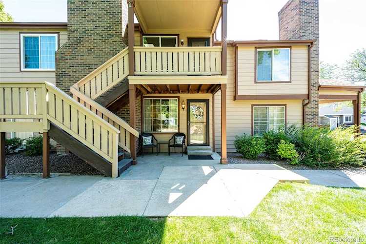 819 Summer Dr Highlands Ranch, CO 80126