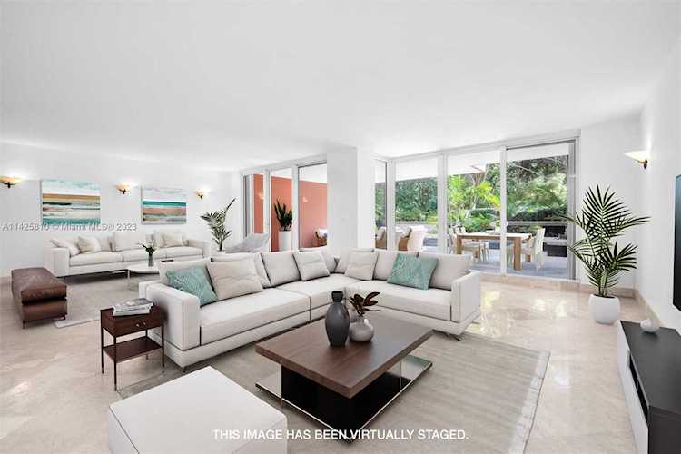 785 Crandon Blvd #205/305 Key Biscayne, FL 33149