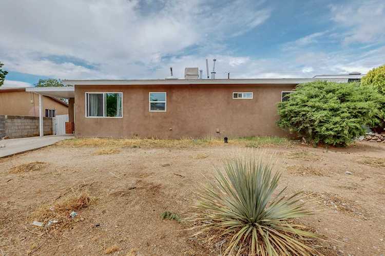 1029 Maxine St NE Albuquerque, NM 87112