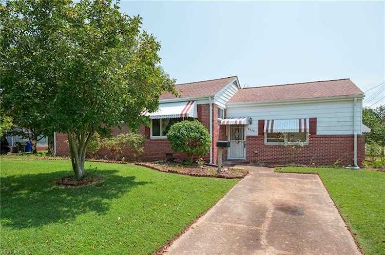 home for sale in Roosevelt Gardens Norfolk VA 23518 - MLS 10496539 Photo 1