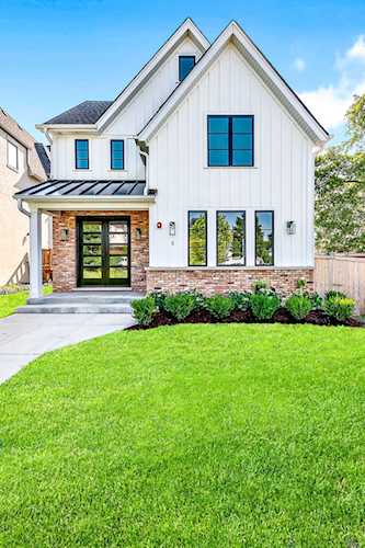 5 Mcintosh Ave Clarendon Hills, IL 60514