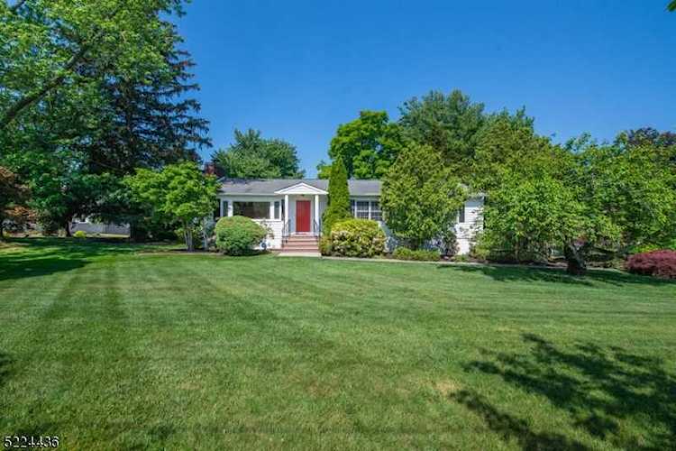697 Black Oak Ridge Rd - Home for Sale in Wayne Twp. NJ Photo 1