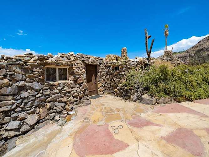 2550 S Araby Dr Palm Springs, CA 92264