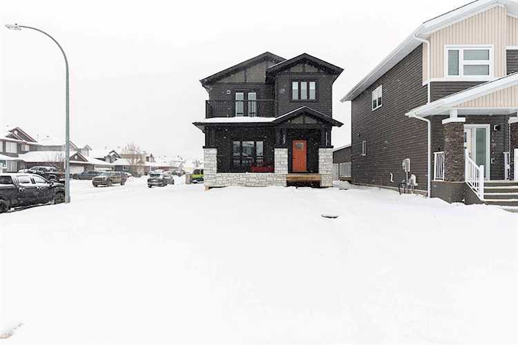 153 Warren Rd Fort McMurray, AB T9H 5
