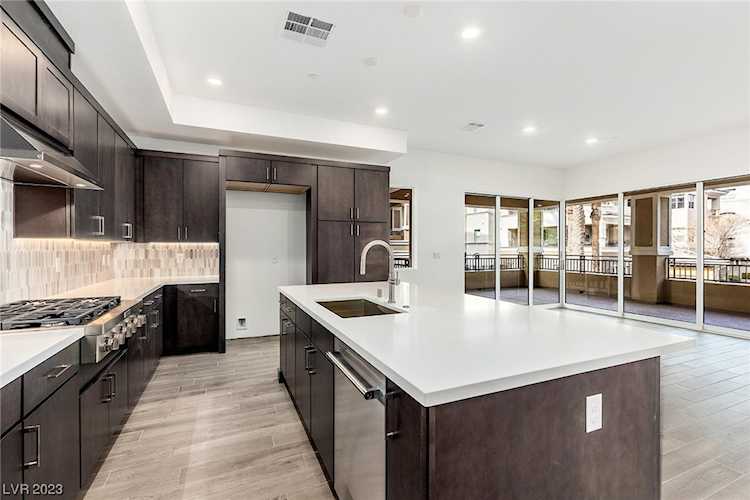 9200 Las Manaitas Ave #201 Las Vegas, NV 89144