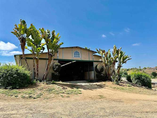 2357 Via Monserate Fallbrook, CA 92028