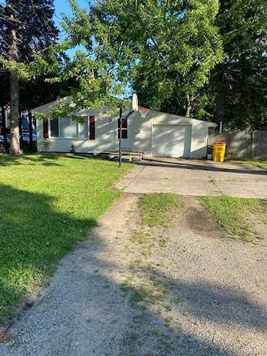 7584 Greeley St Utica, MI 48317