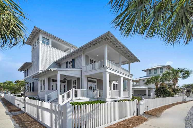 402 Lakefront Dr Panama City Beach, FL 32413