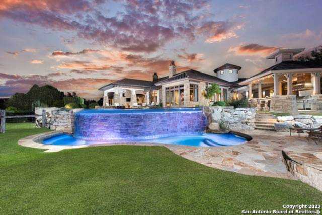 2428 Clubs Dr Boerne, TX 78006
