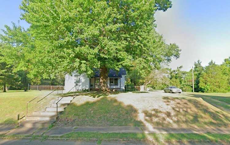 Haltom Real Estate, local REALTORS® Specialize in Selling Homes in Jackson, TN & Surrounding Areas : Madison County, Henderson County, Carroll County, Gibson County, Chester County, Hardeman County, Crockett County Photo 1