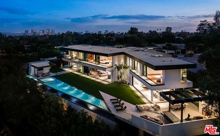 1130 Angelo Dr Beverly Hills, CA 90210
