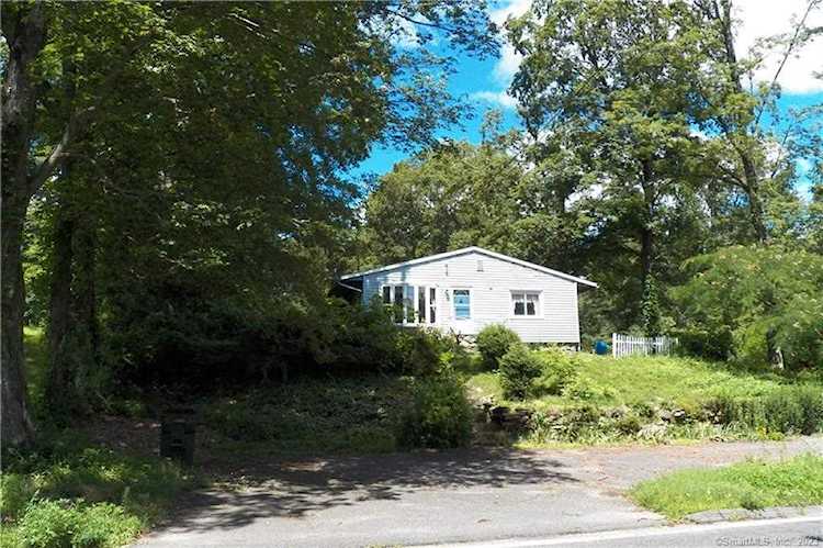 38 Matthew St Prospect, CT 06712