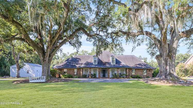 216 Interlaken Drive New Iberia, LA 70563