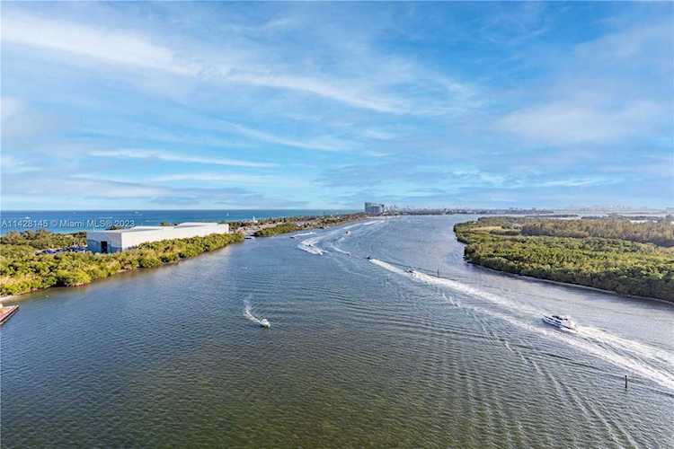 500 Bayview Dr #1824 Sunny Isles Beach, FL 33160