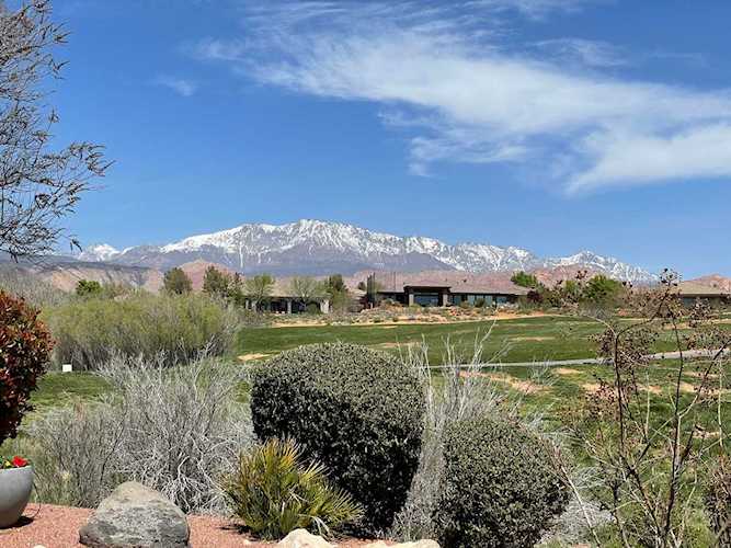 810 W Links N Dr Washington, UT 84780