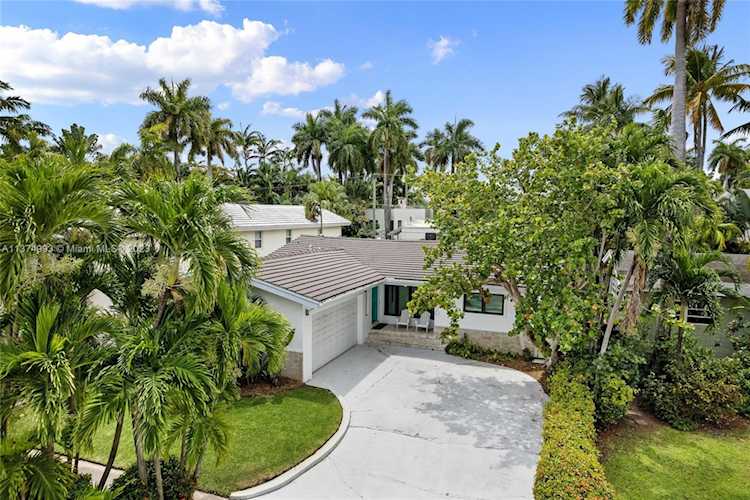3530 E Fairview St Miami, FL 33133