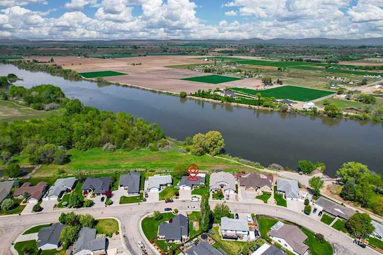 Build Idaho- Prepare to be Moved! Idaho's Ultimate Home Search Photo 1