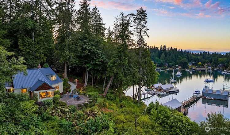 8260 NE Hidden Cove Rd Bainbridge Island, WA 98110