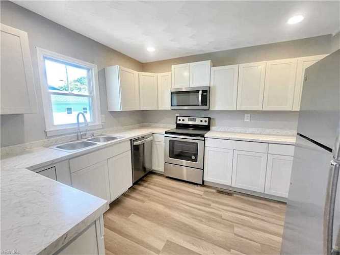 home for sale in All Others Area 21 Portsmouth VA 23704 - MLS 10494450 Photo 1